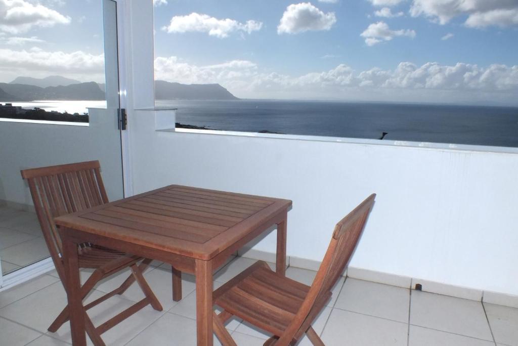 Penguinden - Load-Shedding Free Hotel Simonʼs Town Cameră foto
