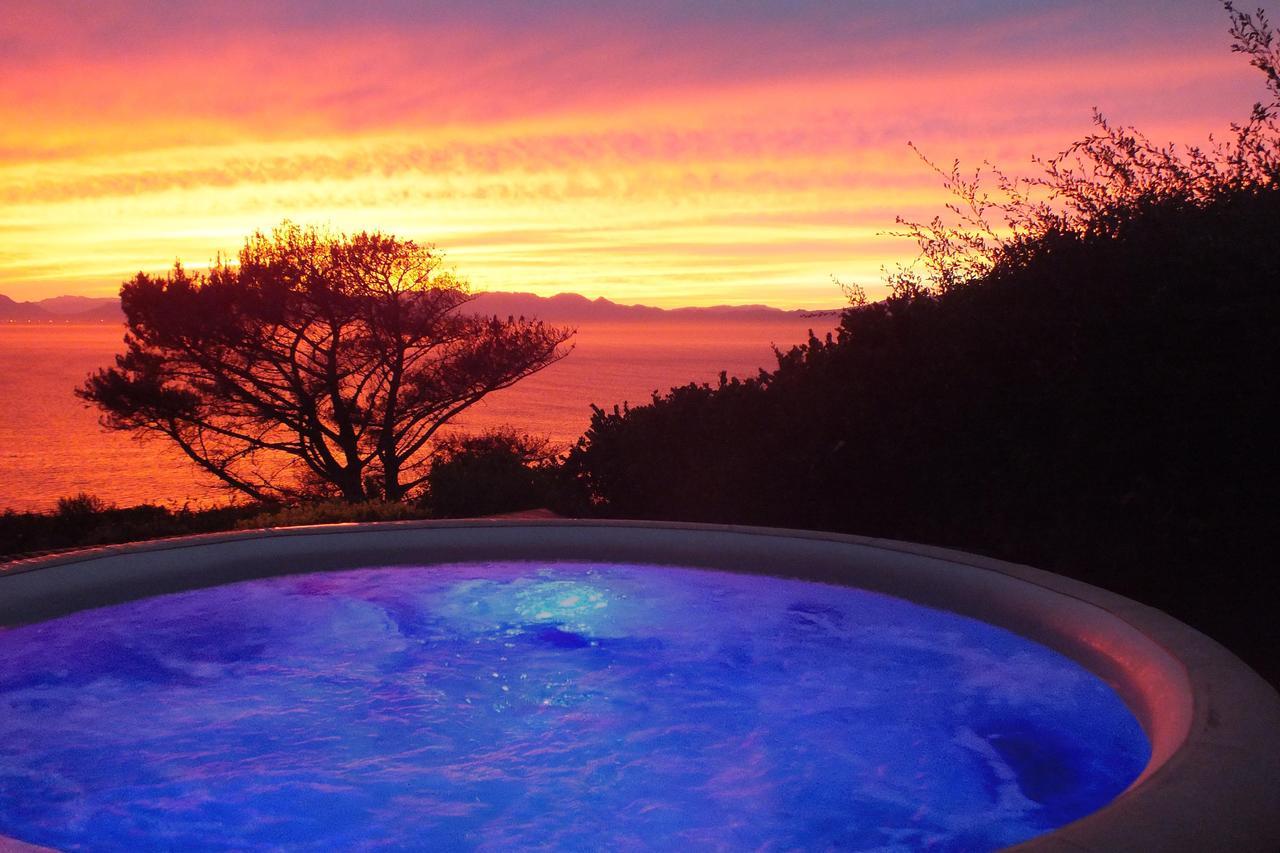Penguinden - Load-Shedding Free Hotel Simonʼs Town Exterior foto